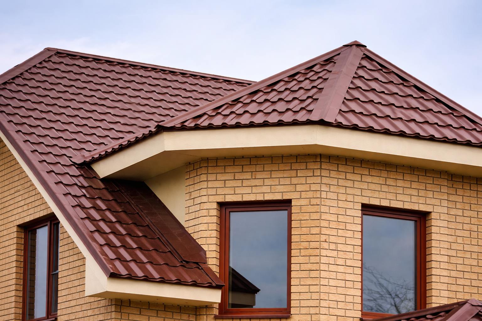 Монтаж металлочерепицы Lamonterra XL в Санкт-Петербурге